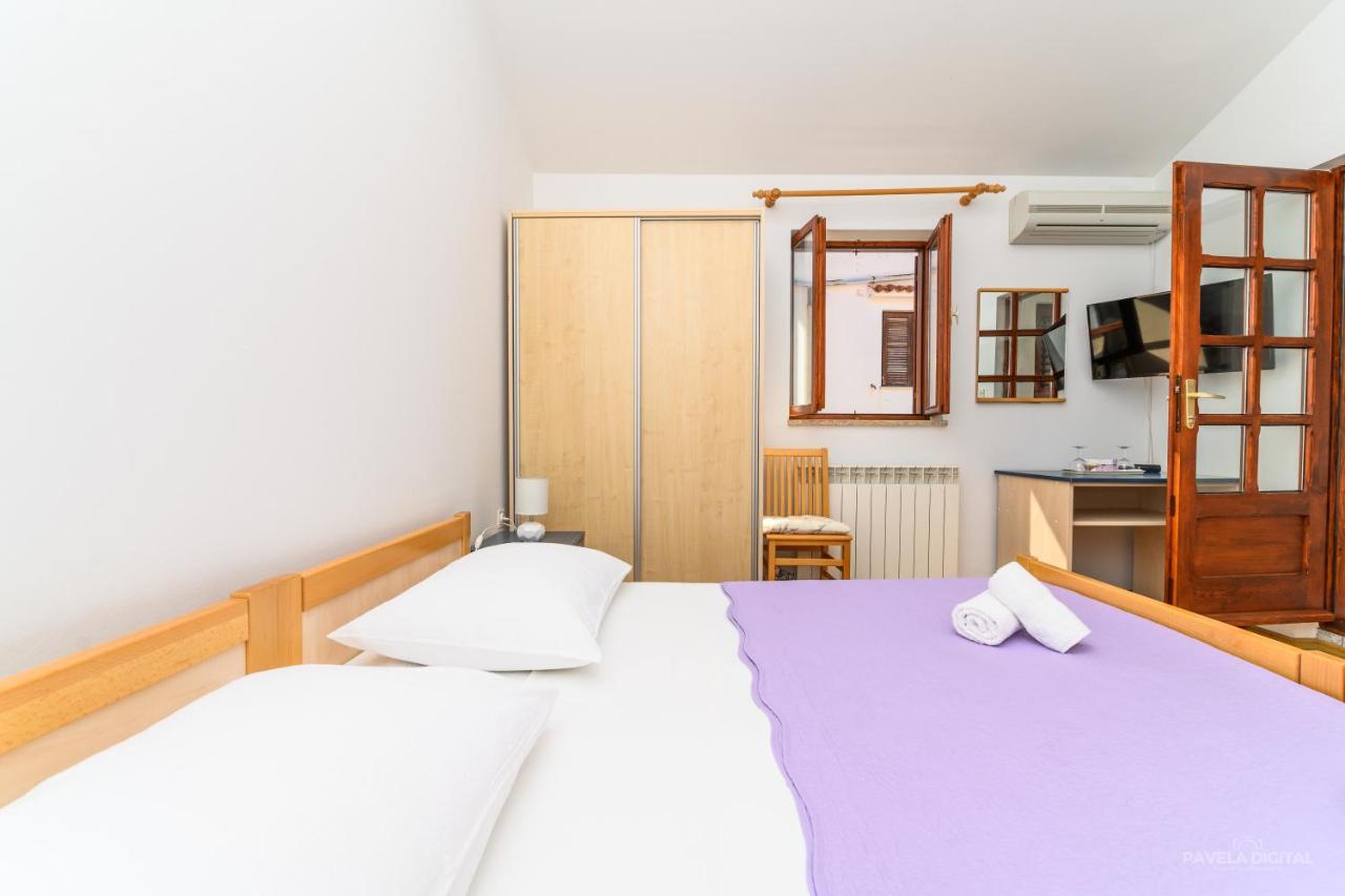Sobe I Apartman Mareta Miholascica Exterior photo