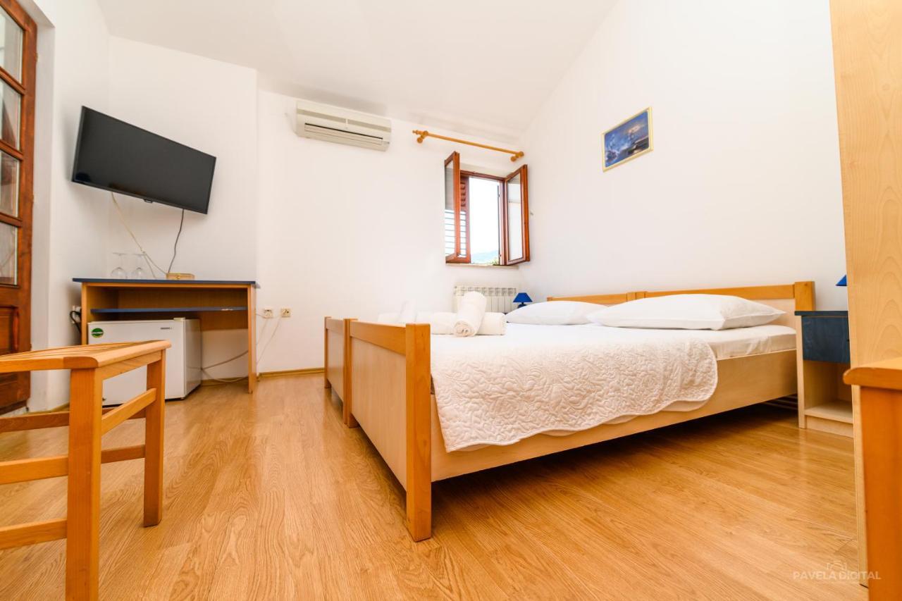 Sobe I Apartman Mareta Miholascica Exterior photo