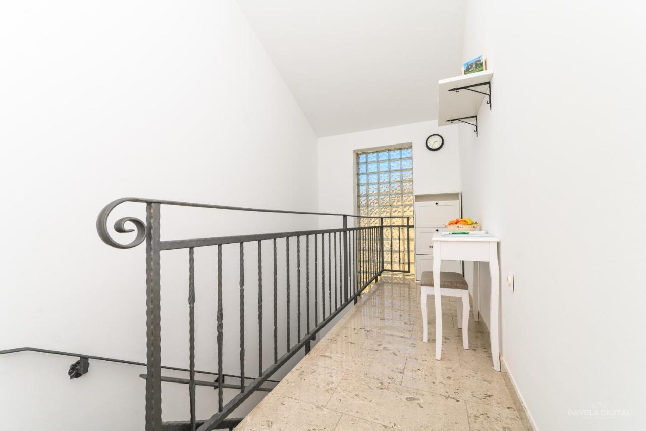 Sobe I Apartman Mareta Miholascica Exterior photo