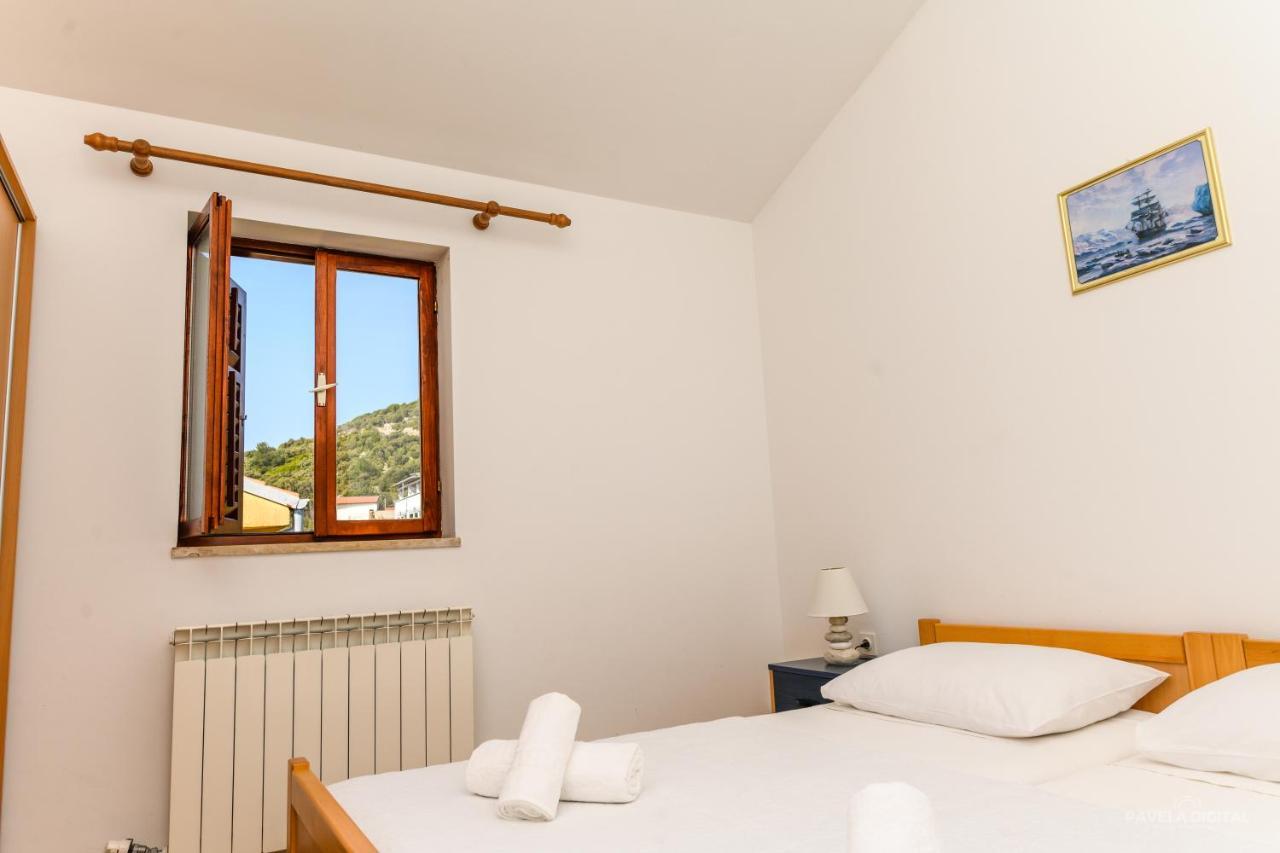 Sobe I Apartman Mareta Miholascica Exterior photo
