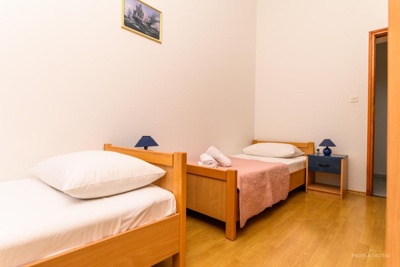 Sobe I Apartman Mareta Miholascica Exterior photo