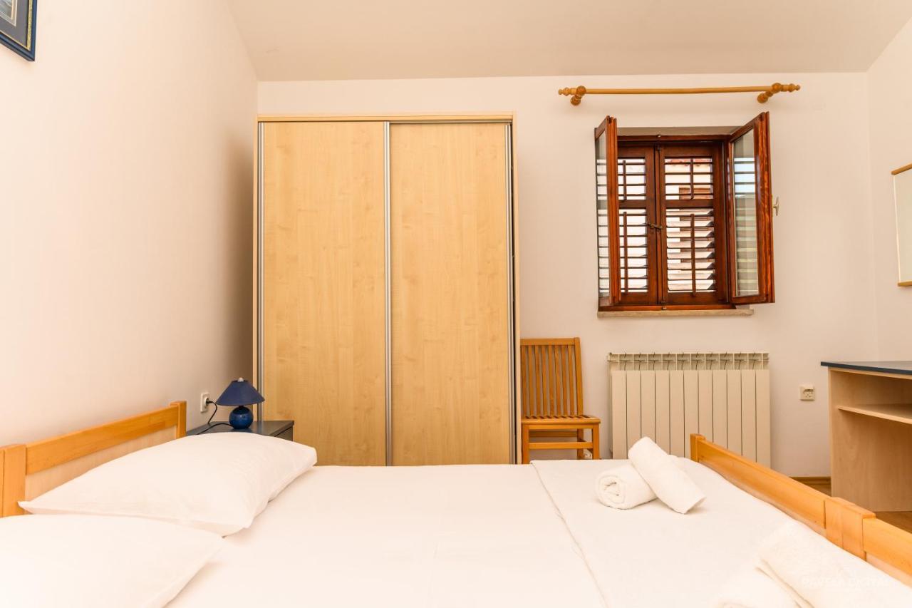 Sobe I Apartman Mareta Miholascica Exterior photo